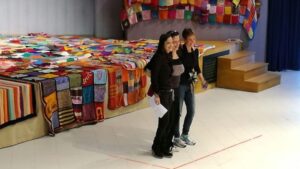 L'APS Palindroma, in collaborazione con l'associazione Baobab Experience, ha tessuto un legame fra il Sudafrica, Assisi e Roma, ispirandosi al progetto “67 Blankets for Nelson Mandela”. 